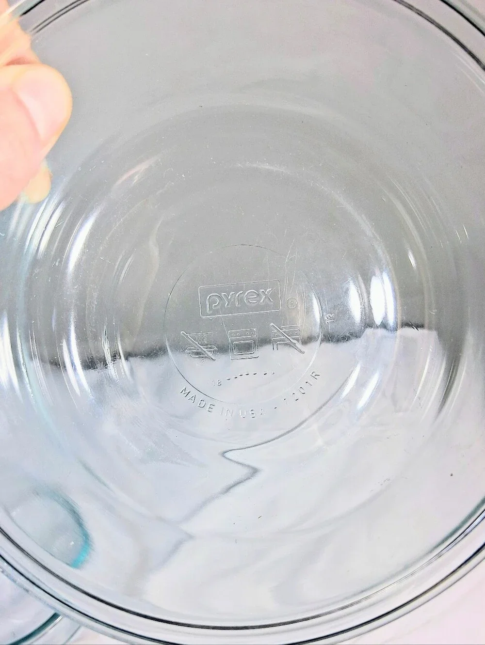 Pair Of Pyrex 4 Cup #7201R Snapware Total Solutions Bowls